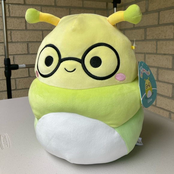 Squishmallows Gilma the Bookworm with Glasses - Picture 17 of 17